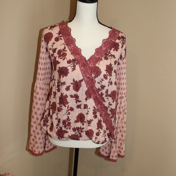 Taylor & Sage Tops - "TAYLOR & SAGE" Engineered Printed Wrap Long Sleeve Top SZ L